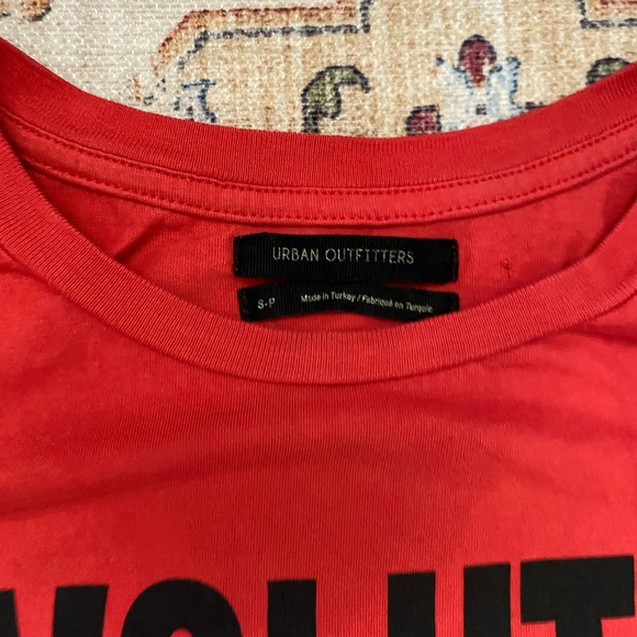 UO tee - Picture 2 of 3